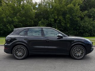 2020 Porsche Cayenne S III, чёрный, 5950000 рублей, вид 5