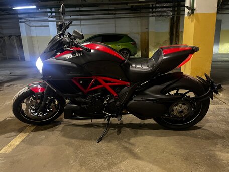 2014 Ducati Diavel Carbon, чёрный, 900000 рублей, вид 2