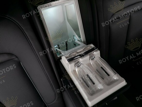2025 Rolls-Royce Cullinan Black Badge I Рестайлинг (Series II), серый, 61900000 рублей - вид 21