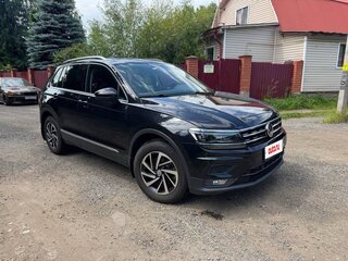2018 Volkswagen Tiguan II, чёрный, 2990000 рублей, вид 3
