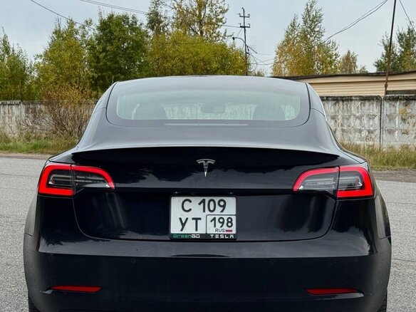 2018 Tesla Model 3 Performance I, чёрный - вид 4