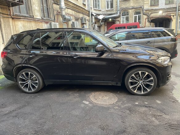 2014 BMW X5 35i III (F15), коричневый, 3000000 рублей - вид 1