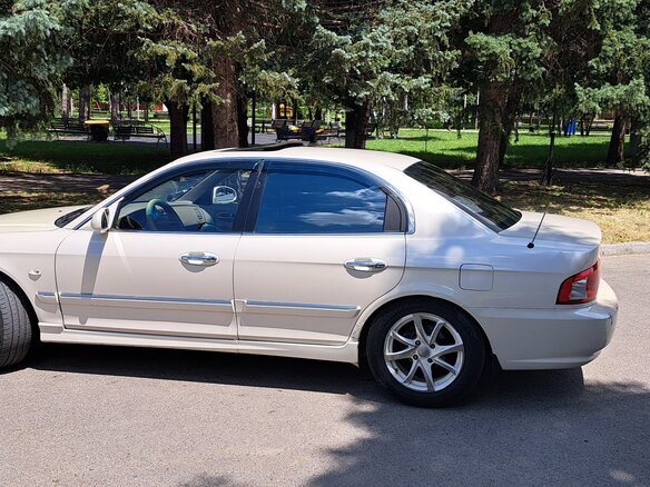 2004 Kia Magentis I Рестайлинг, белый, 600000 рублей - вид 5