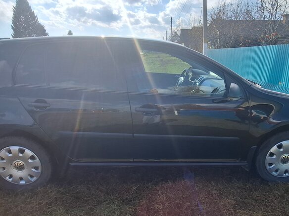 2006 Volkswagen Golf V, чёрный, 550000 рублей - вид 3