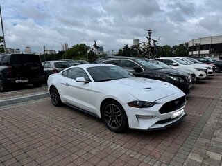2019 Ford Mustang VI Рестайлинг, белый, 2200000 рублей, вид 1