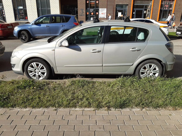 2008 Opel Astra H Рестайлинг, серебристый - вид 2