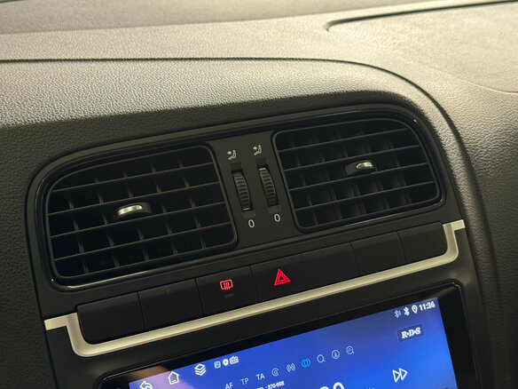 2013 Volkswagen Polo V, серебристый - вид 12