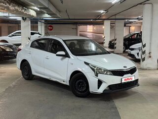 2021 Kia Rio IV Рестайлинг, белый, 1500000 рублей, вид 3