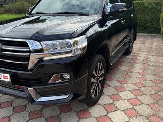 2019 Toyota Land Cruiser 200 Series Рестайлинг 2, чёрный, 6750000 рублей, вид 1