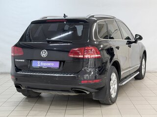 2011 Volkswagen Touareg II, чёрный, 1780000 рублей, вид 4