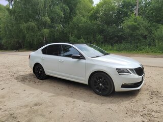 2019 Skoda Octavia III (A7) Рестайлинг, белый, 2400000 рублей, вид 3