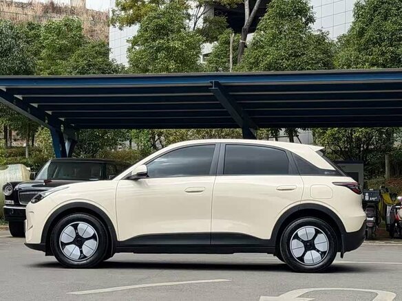 2025 Geely EX2, бежевый, 1359750 рублей - вид 7