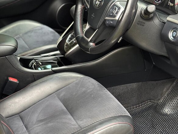 2017 Toyota Harrier III (XU60) Рестайлинг, чёрный, 2980000 рублей - вид 16