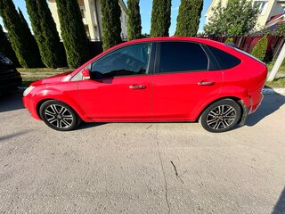 2010 Ford Focus II Рестайлинг, красный, 750000 рублей, вид 5