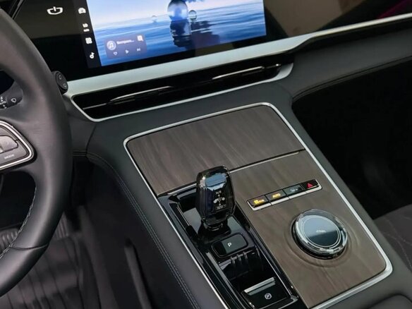 2025 Geely Monjaro (Xingyue L) I Рестайлинг (China Market), чёрный, 3720000 рублей - вид 13
