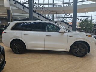 2025 Li Auto (Lixiang) L9 52.3 kWh I Рестайлинг, белый, 12228695 рублей, вид 4