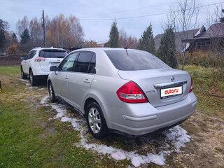 2010 Nissan Tiida I Рестайлинг, серебристый, 790000 рублей, вид 4