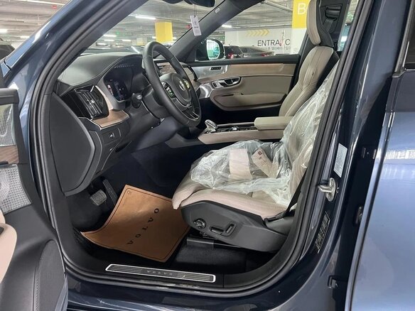 2026 Volvo XC90 B6 II Рестайлинг 2, синий, 9600000 рублей - вид 17