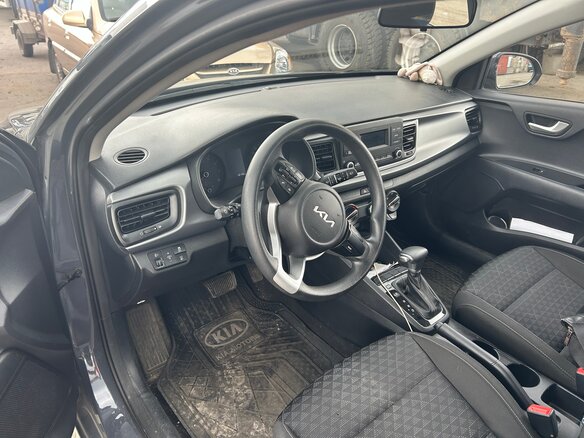 2021 Kia Rio IV Рестайлинг (Global market), серый, 1650000 рублей - вид 8