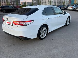 2018 Toyota Camry VIII (XV70), белый, 2250000 рублей, вид 4