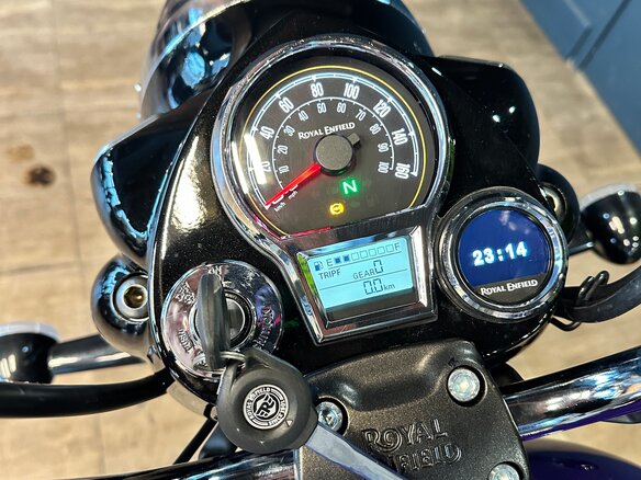 2026 Royal Enfield Goan Classic 350, фиолетовый, 529000 рублей - вид 10