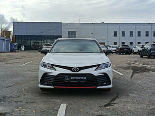 2021 Toyota Camry VIII (XV70) Рестайлинг, белый, 3300000 рублей, вид 2