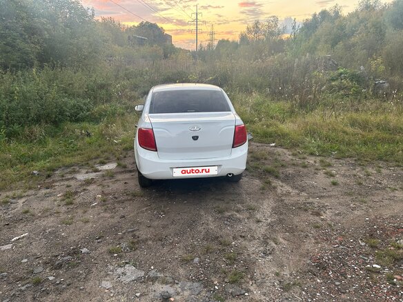 2013 Lada (ВАЗ) Granta I, белый, 270000 рублей - вид 5