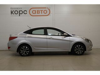 2016 Hyundai Solaris I Рестайлинг, серебристый, 947000 рублей, вид 4