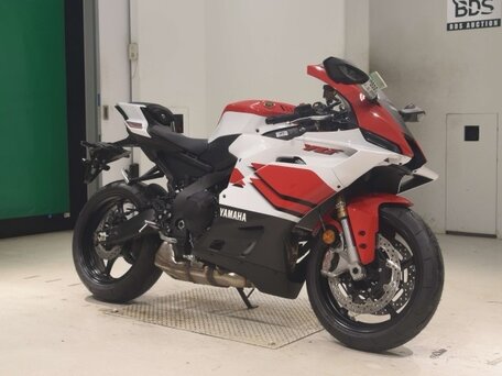 2026 Yamaha YZF-R9, красный, 2043000 рублей, вид 3