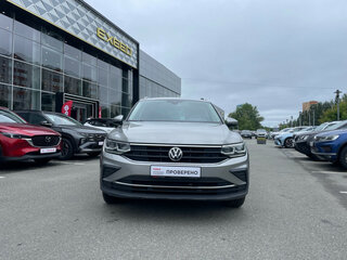 2021 Volkswagen Tiguan II Рестайлинг, серебристый, 3067980 рублей, вид 3
