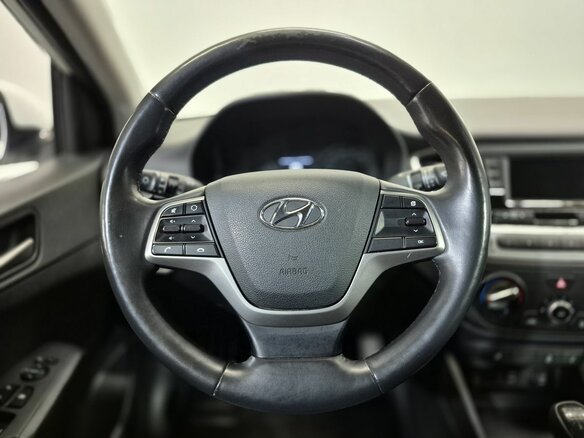 2017 Hyundai Solaris II, белый - вид 15