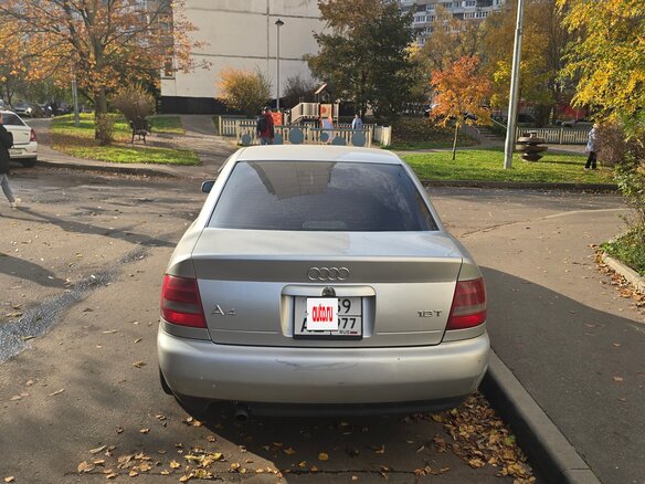 2001 Audi A4 I (B5) Рестайлинг, серый, 370000 рублей - вид 4