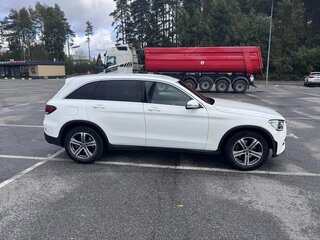 2021 Mercedes-Benz GLC 200 I (X253) Рестайлинг, белый, 3850000 рублей, вид 4