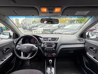 2014 Kia Rio 4-speed III, белый, 899000 рублей, вид 5