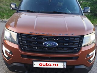 2015 Ford Explorer V Рестайлинг, коричневый, 2150000 рублей, вид 3