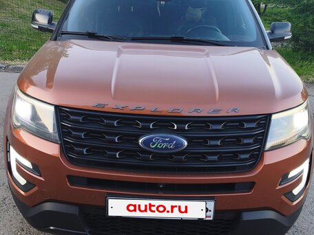 2015 Ford Explorer V Рестайлинг, коричневый, 2150000 рублей, вид 3