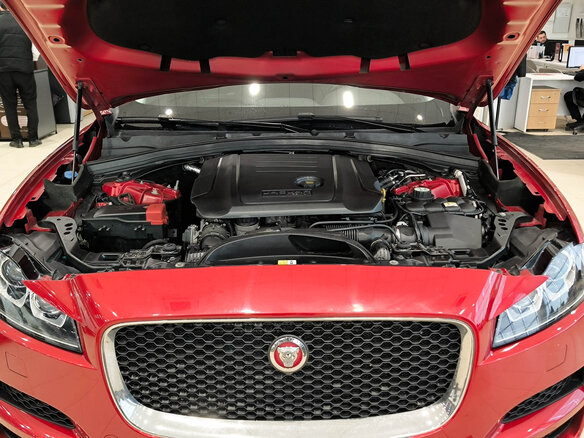 2016 Jaguar F-Pace I, красный, 2150000 рублей - вид 8