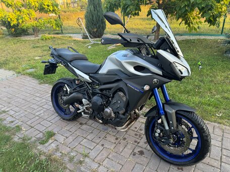 2015 Yamaha MT-09 Tracer (FJ-09), серебристый, 700000 рублей, вид 1