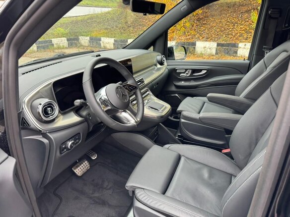 2026 Mercedes-Benz V-Класс Extra Long 300 d экстра длинный III (W447) Рестайлинг 2, чёрный, 15290000 рублей - вид 2