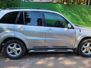 2002 Toyota RAV4 II (XA20), серебристый, 560000 рублей, вид 4
