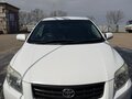 2010 Toyota Corolla Axio X (E140, E150) Рестайлинг, белый, 680000 рублей - вид 1
