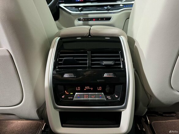 2025 BMW X7 40i I (G07) Рестайлинг, чёрный, 13758000 рублей - вид 27