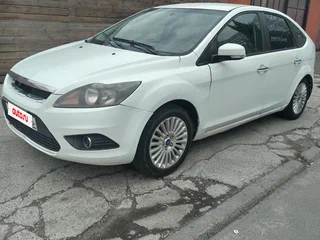 2011 Ford Focus II Рестайлинг, белый, 250000 рублей, вид 3