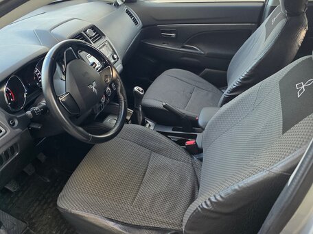 2017 Mitsubishi ASX I Рестайлинг 2, серебристый, 1200000 рублей, вид 5