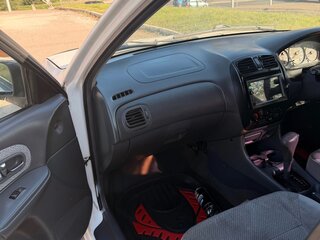 2000 Mazda Familia VIII (BJ), белый, 255000 рублей, вид 5