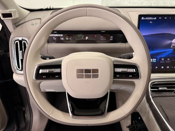 2026 Geely Galaxy M9 210, серый - вид 16