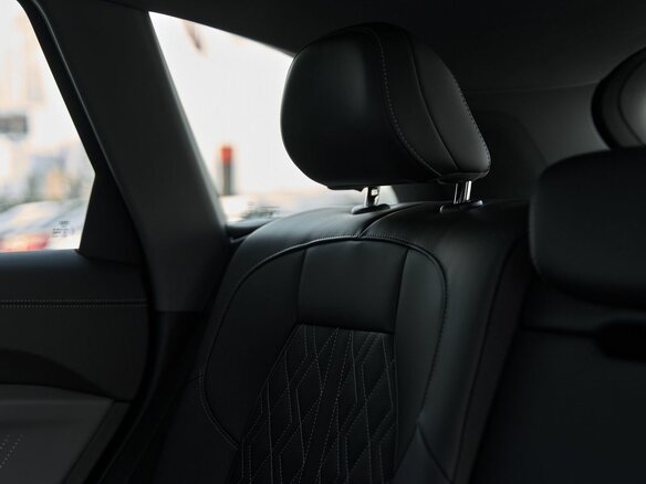 2026 Audi Q5 L III (GU), чёрный, 7099900 рублей - вид 18