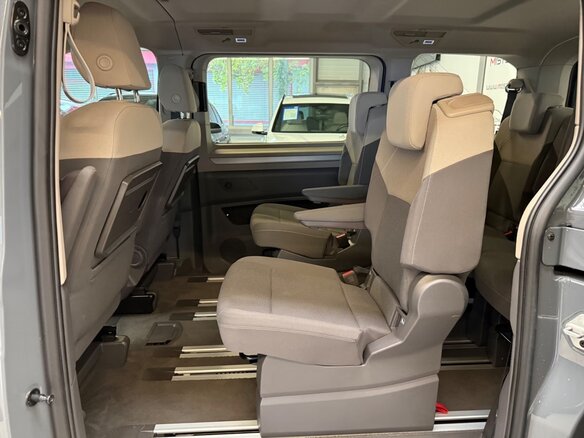 2023 Volkswagen Multivan T7, серый, 4700000 рублей - вид 11
