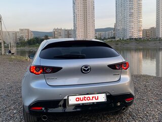 2021 Mazda 3 IV (BP), серебристый, 1400000 рублей, вид 2