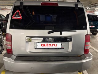 2008 Jeep Cherokee IV (KK), белый, 1000000 рублей, вид 4